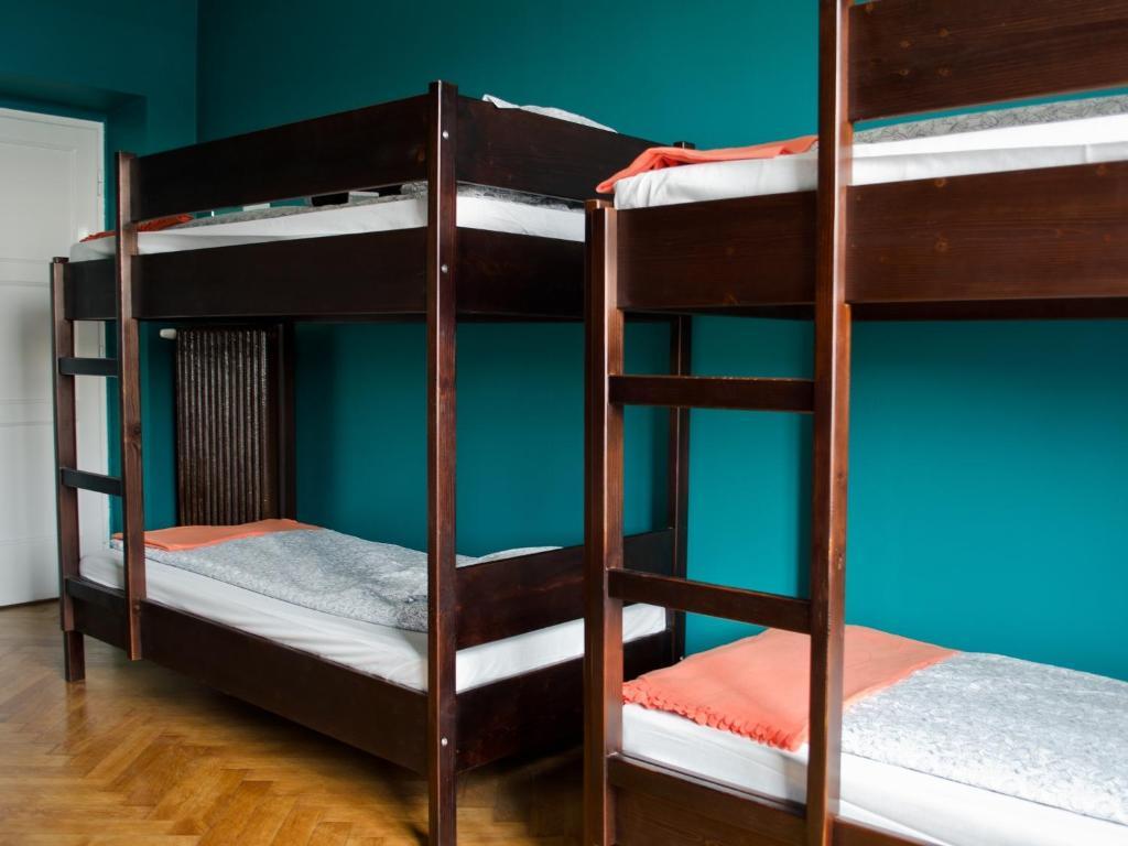 Tramp Aparthostel Краков Экстерьер фото