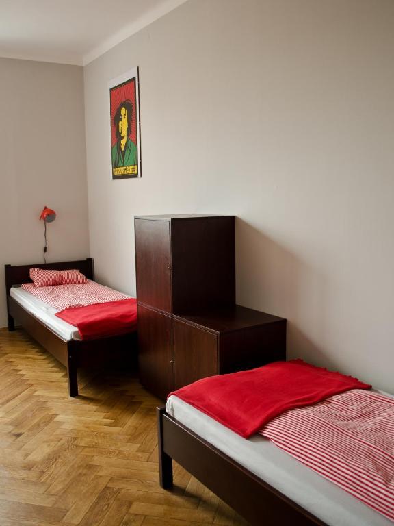 Tramp Aparthostel Краков Экстерьер фото