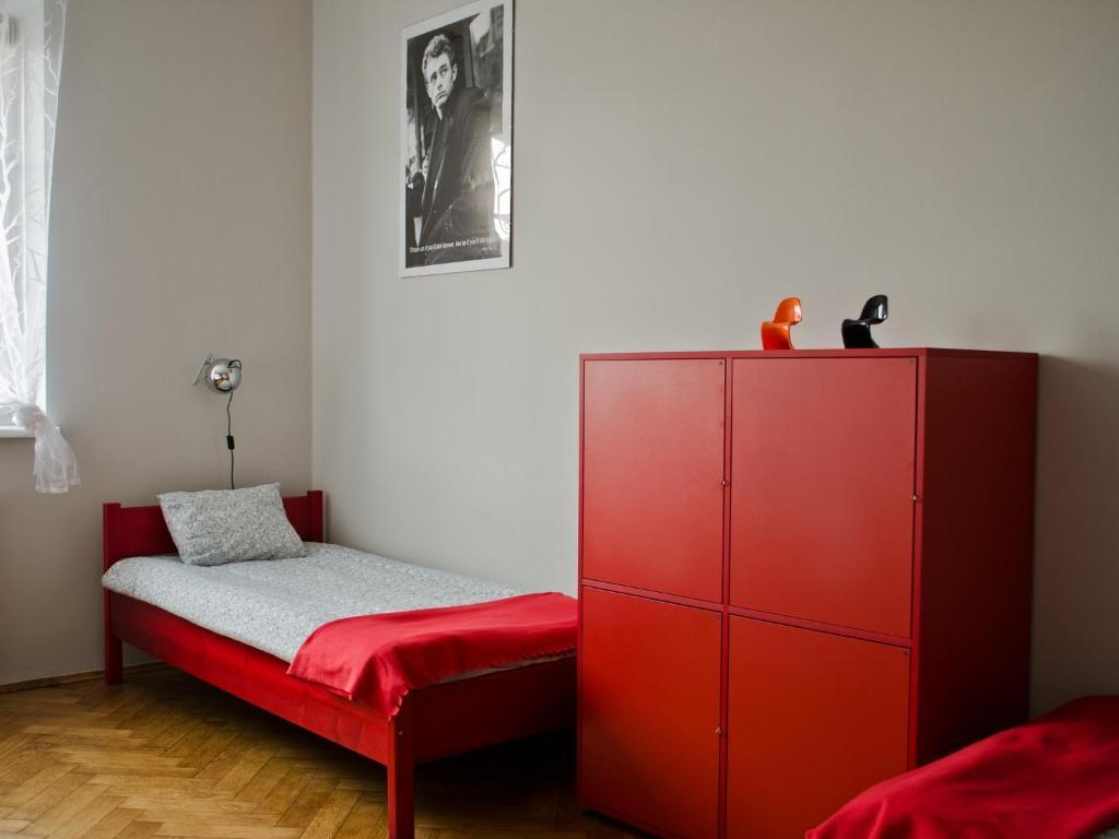 Tramp Aparthostel Краков Экстерьер фото