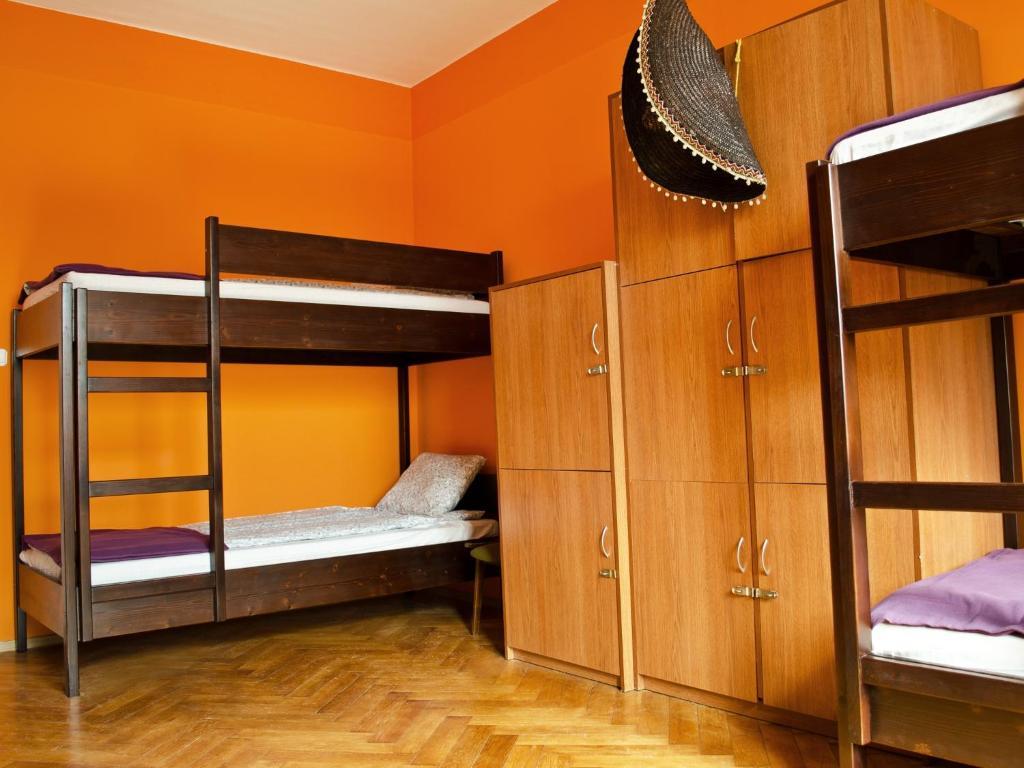 Tramp Aparthostel Краков Экстерьер фото