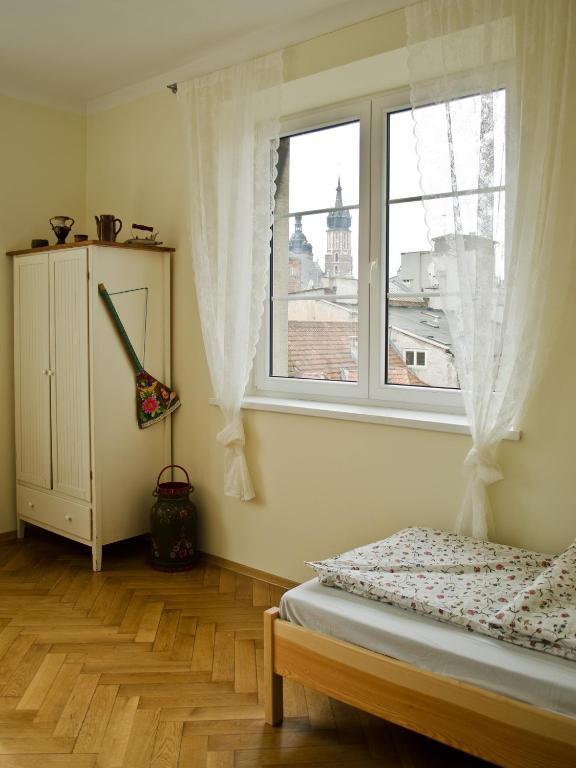 Tramp Aparthostel Краков Экстерьер фото